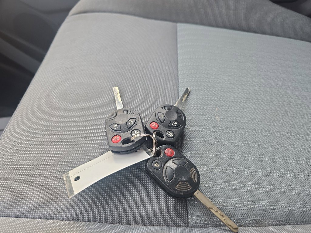 Used 2017 Ford Transit 250 130 Low Roof image 28