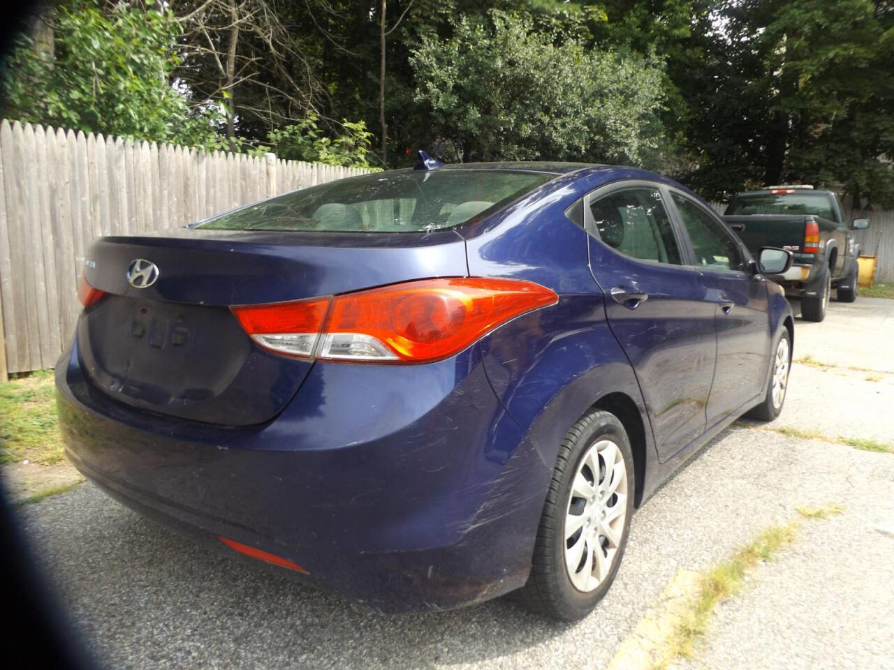 Used 2012 Hyundai Elantra GLS FWD image 3