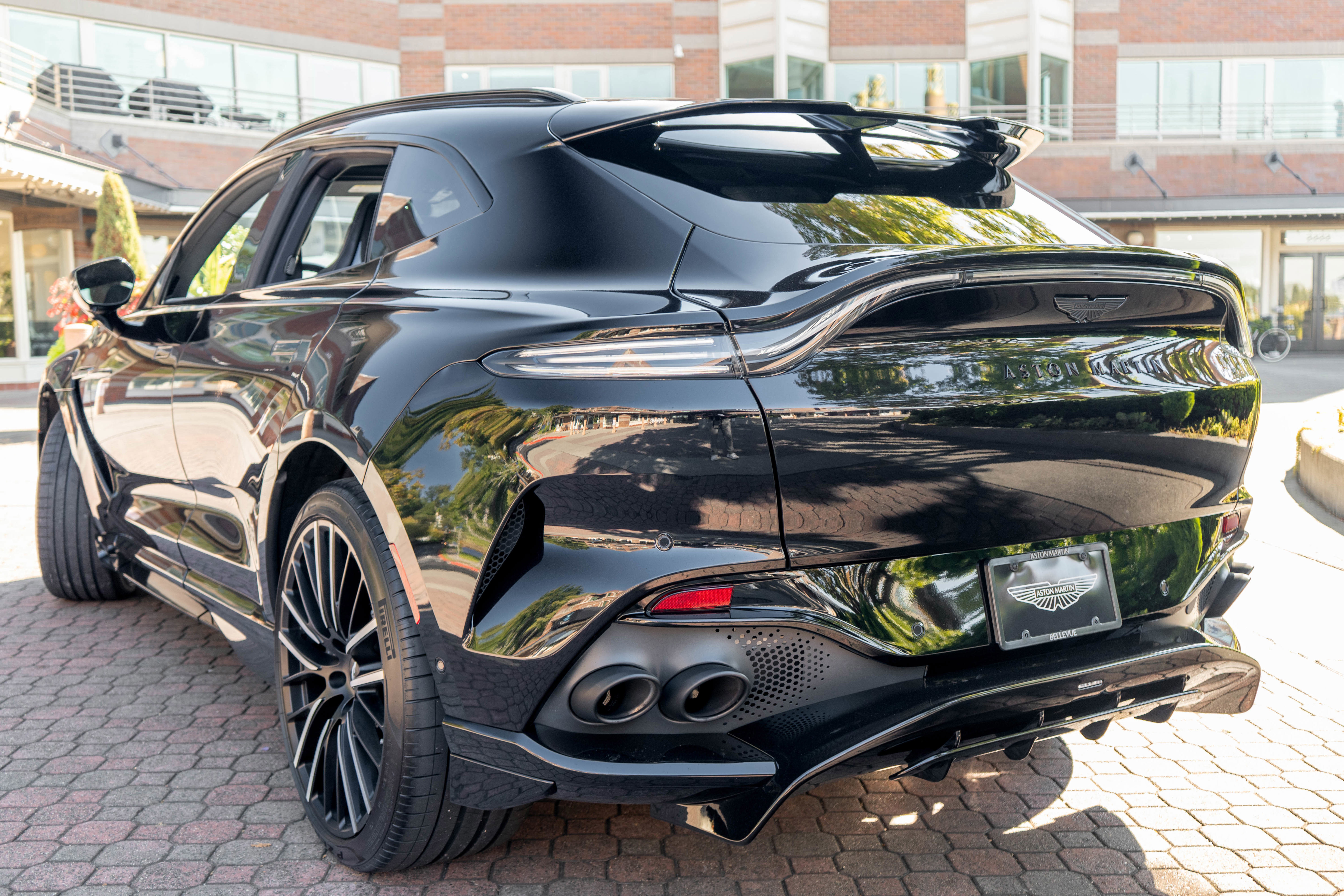 Used 2025 Aston Martin DBX 707 image 56