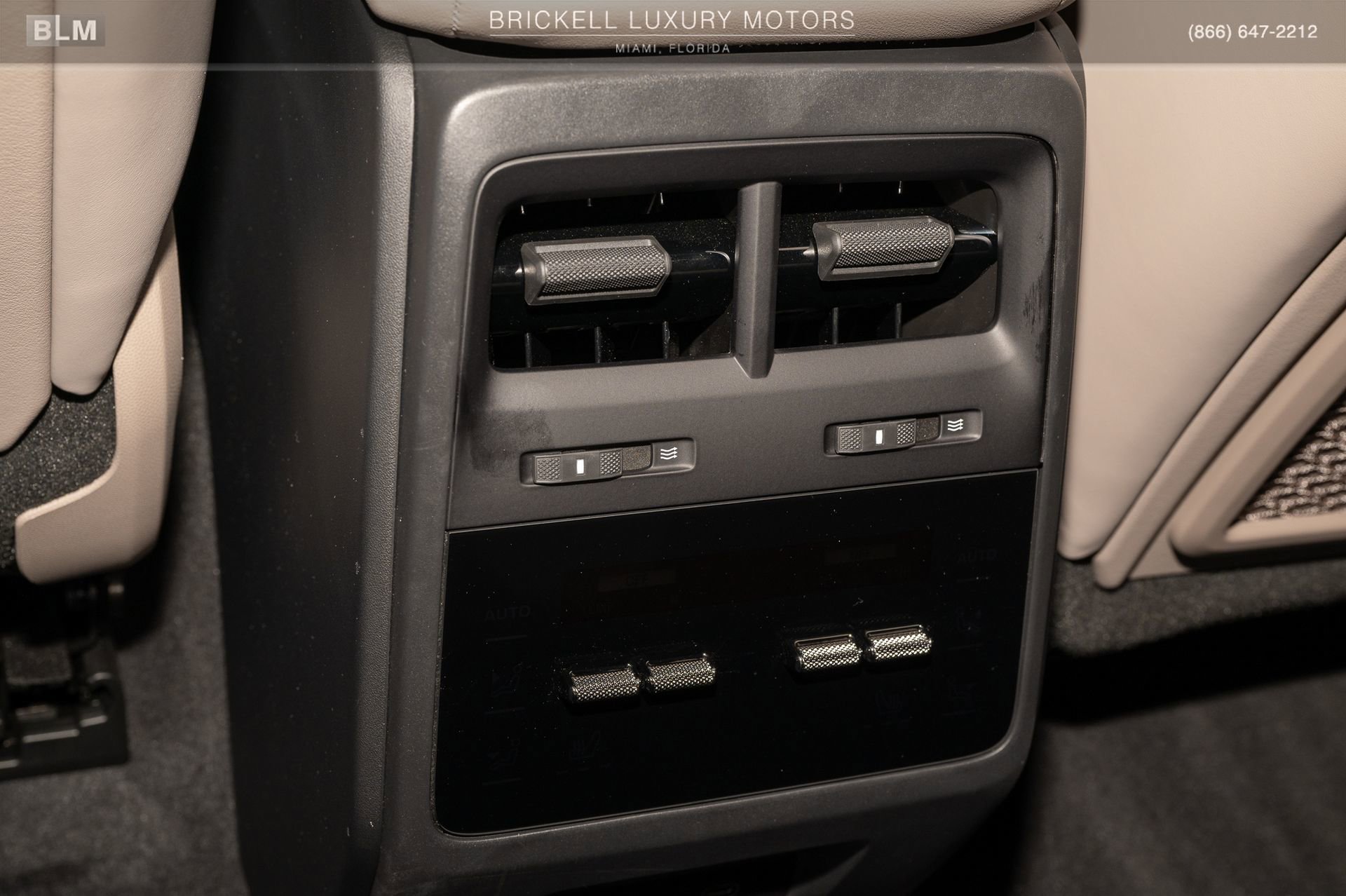 Used 2025 Porsche Macan 4 Electric image 21