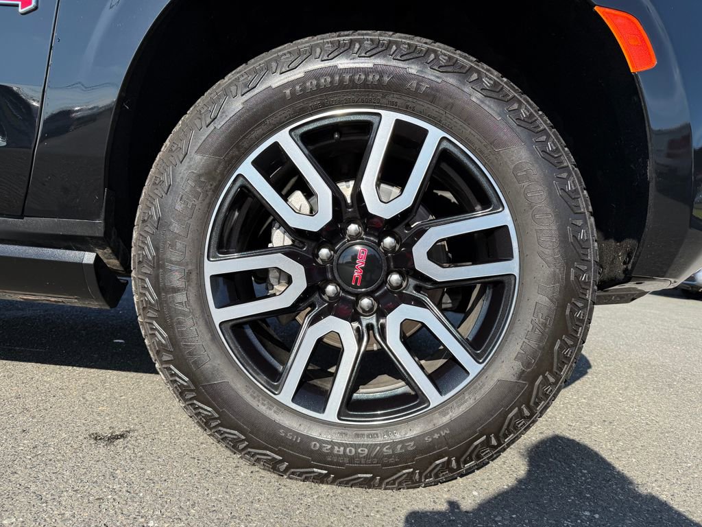 Used 2024 GMC Yukon AT4 AWD/4WD image 9