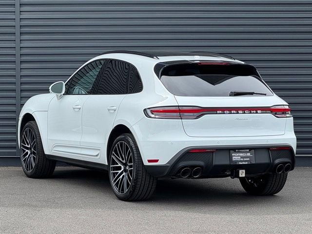 Certified 2025 Porsche Macan AWD/4WD image 3