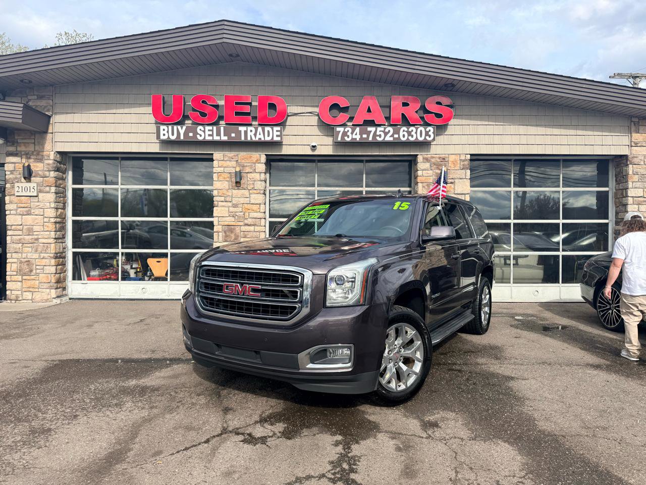 Used 2015 GMC Yukon SLE w/ Convenience Package AWD/4WD image 1