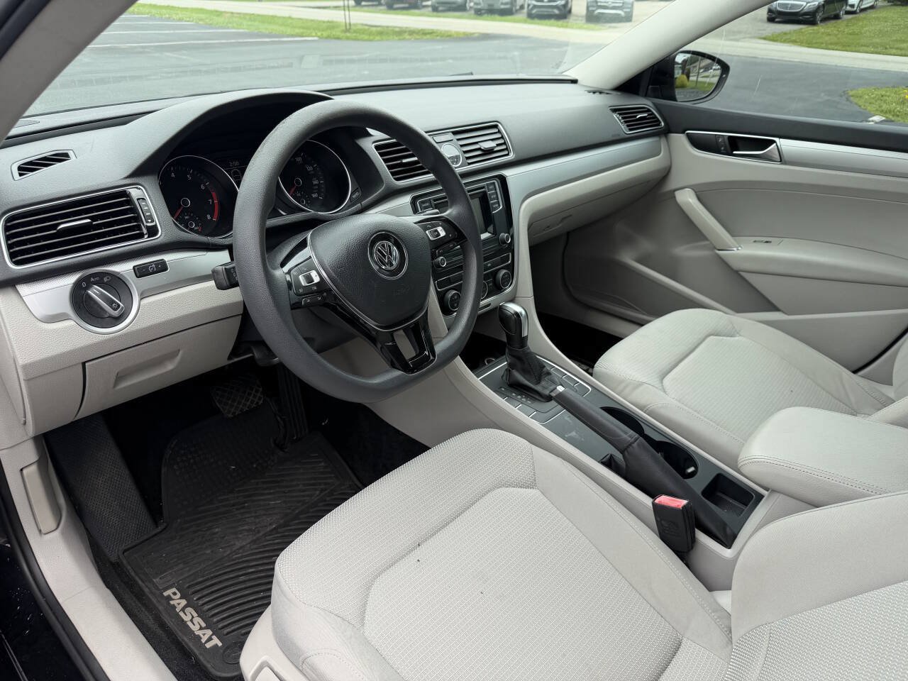 Used 2017 Volkswagen Passat 1.8T S FWD image 12