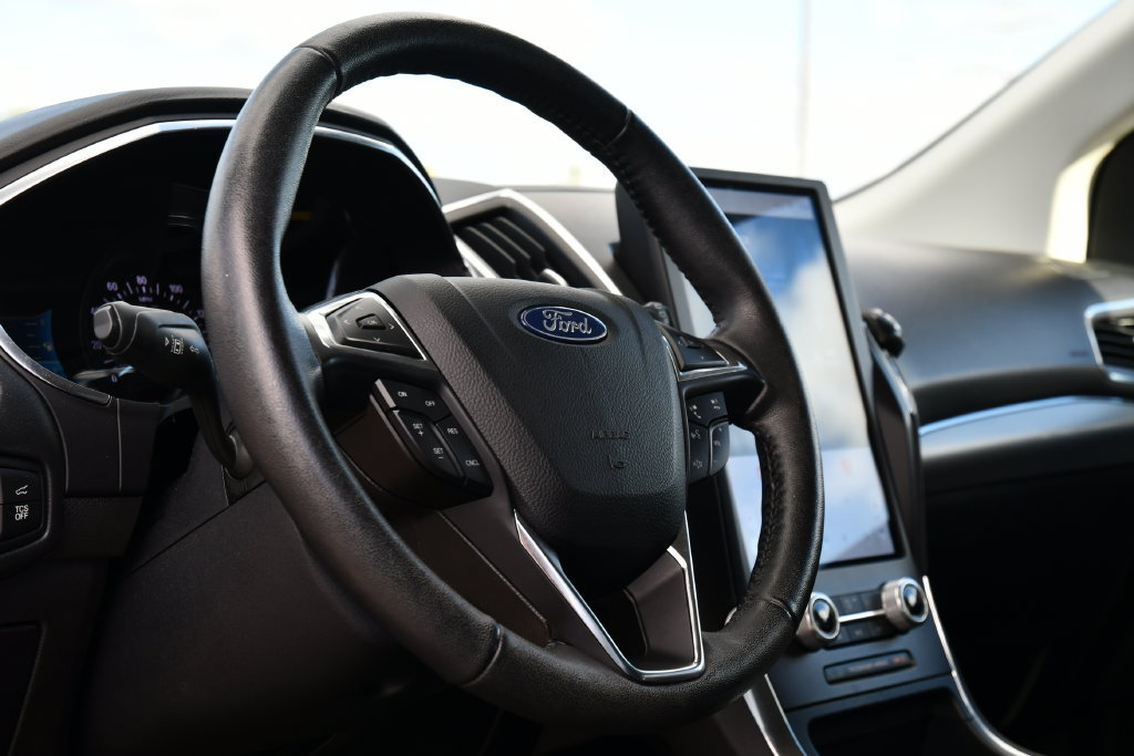 Used 2021 Ford Edge Titanium AWD/4WD image 14