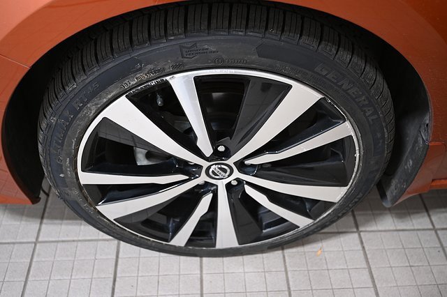 Used 2020 Nissan Altima 2.5 SR w/ Premium Package image 17