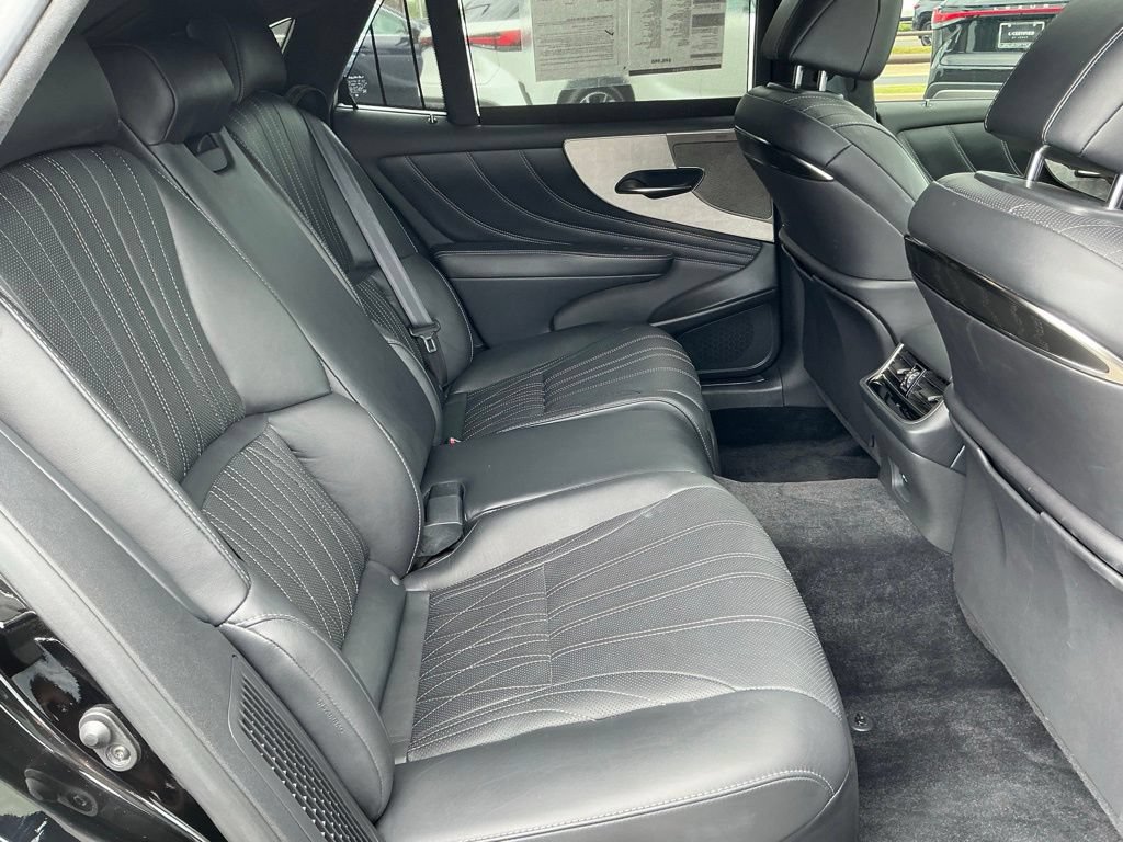 Certified 2023 Lexus LS 500h AWD w/ Luxury Package image 21