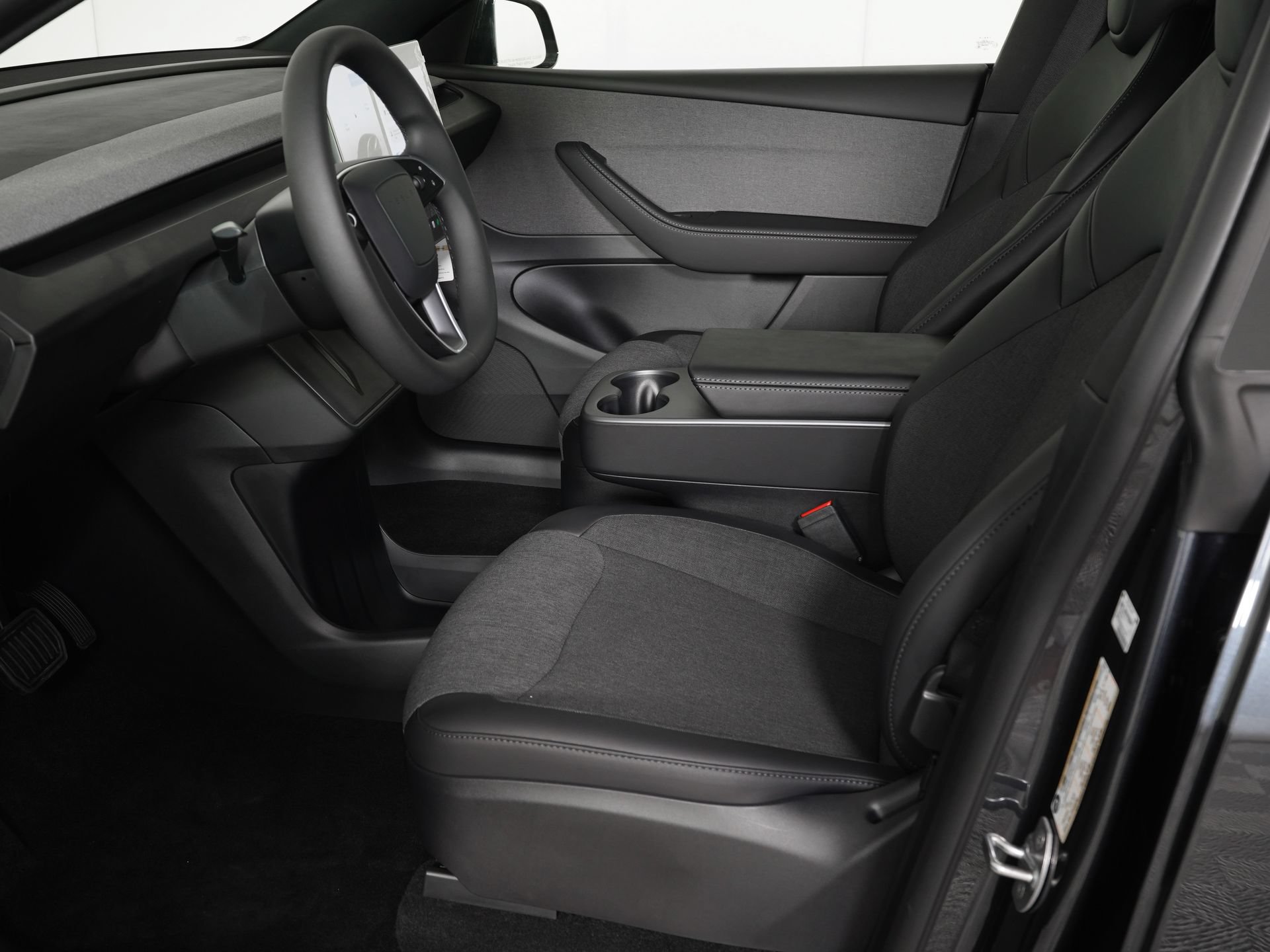 Used 2026 Tesla Model Y 2WD image 13