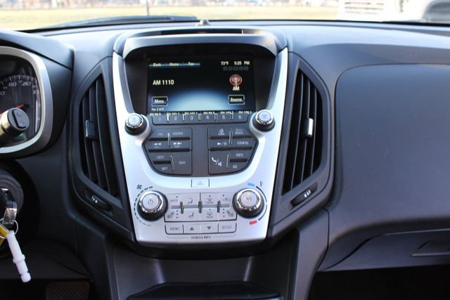 Used 2017 Chevrolet Equinox Premier w/ Enhanced Convenience Package AWD/4WD image 20