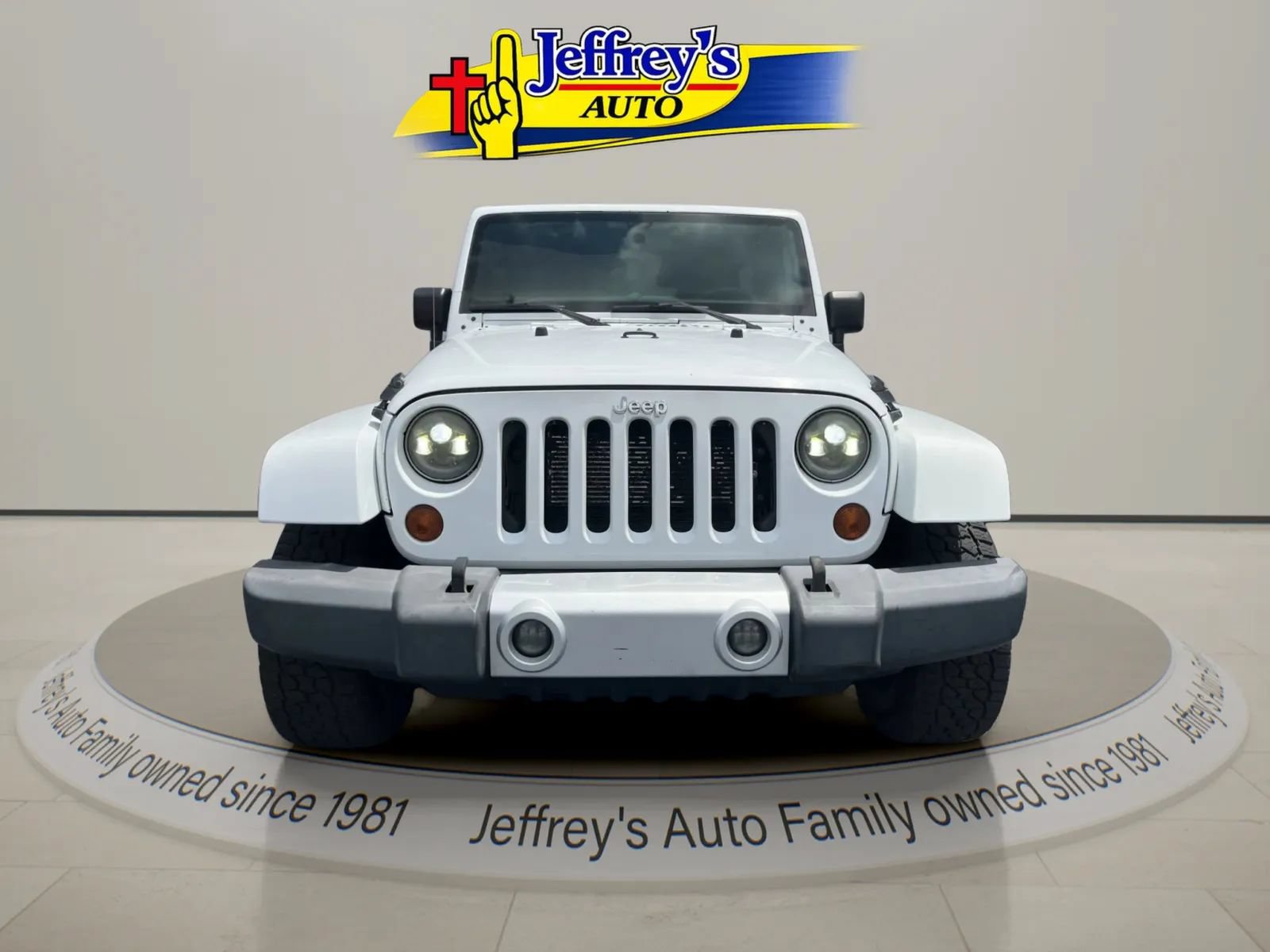 Used 2012 Jeep Wrangler Unlimited Sahara w/ Connectivity Group AWD/4WD image 5