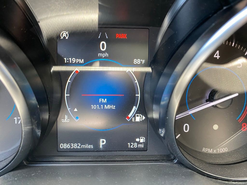 Used 2018 Jaguar XF Prestige image 12