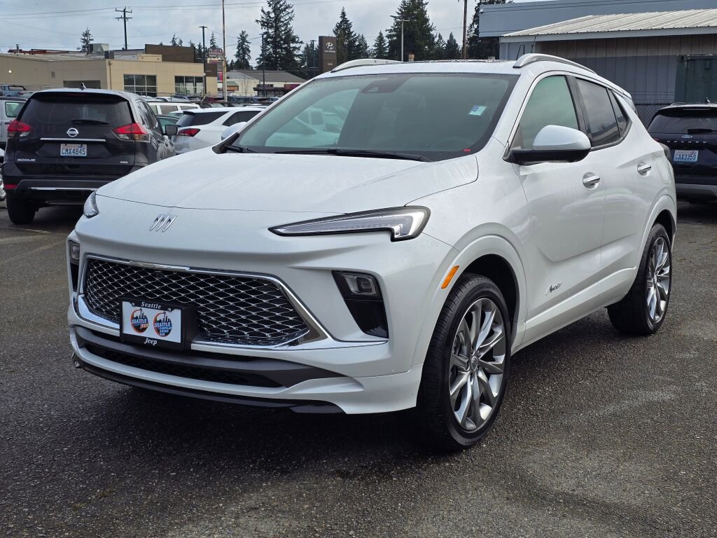 Used 2024 Buick Encore GX Avenir w/ Avenir Technology Package image 4