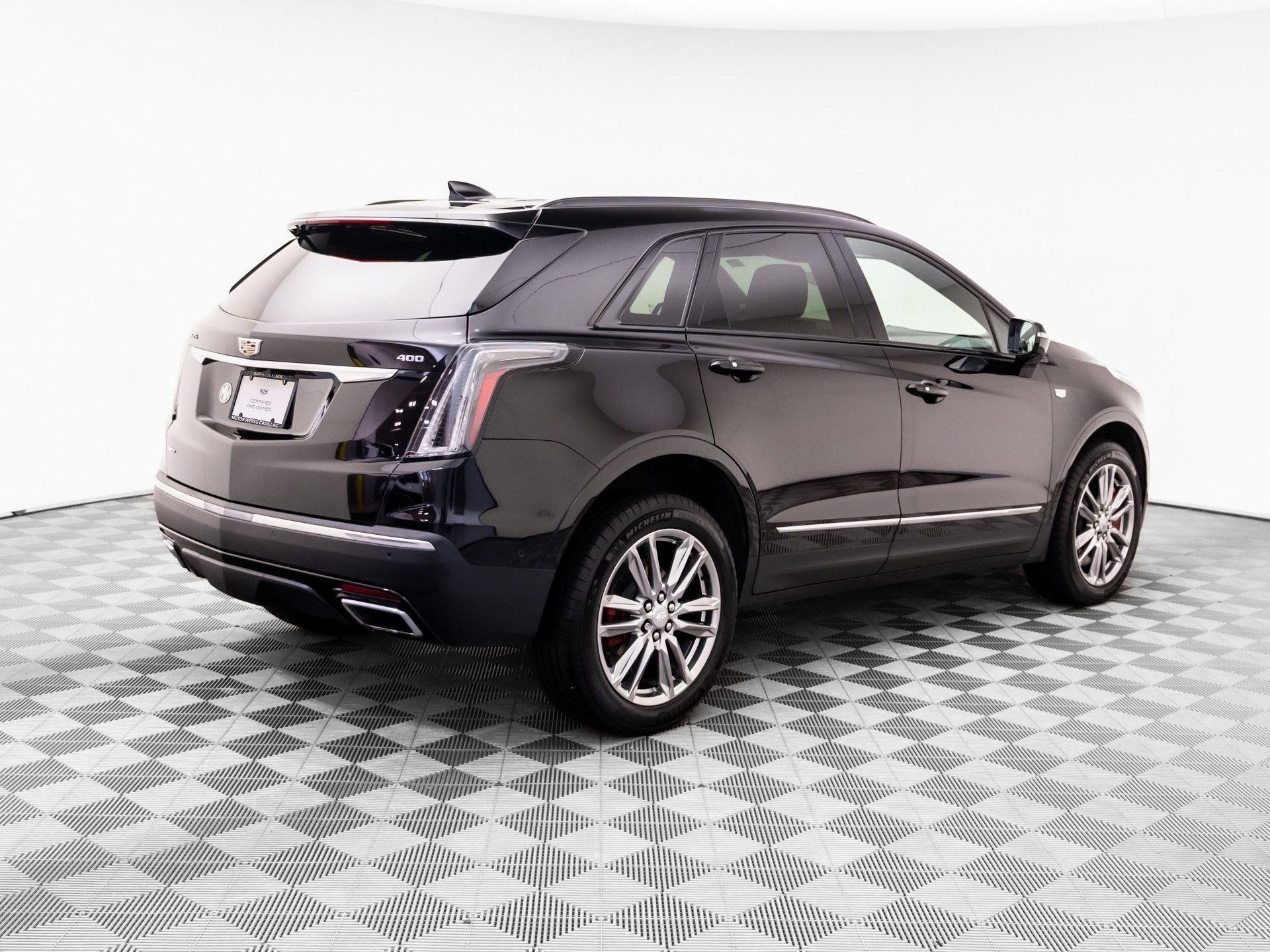 Certified 2026 Cadillac XT5 Sportv w/ LPO, Floor Liner Package AWD/4WD image 5