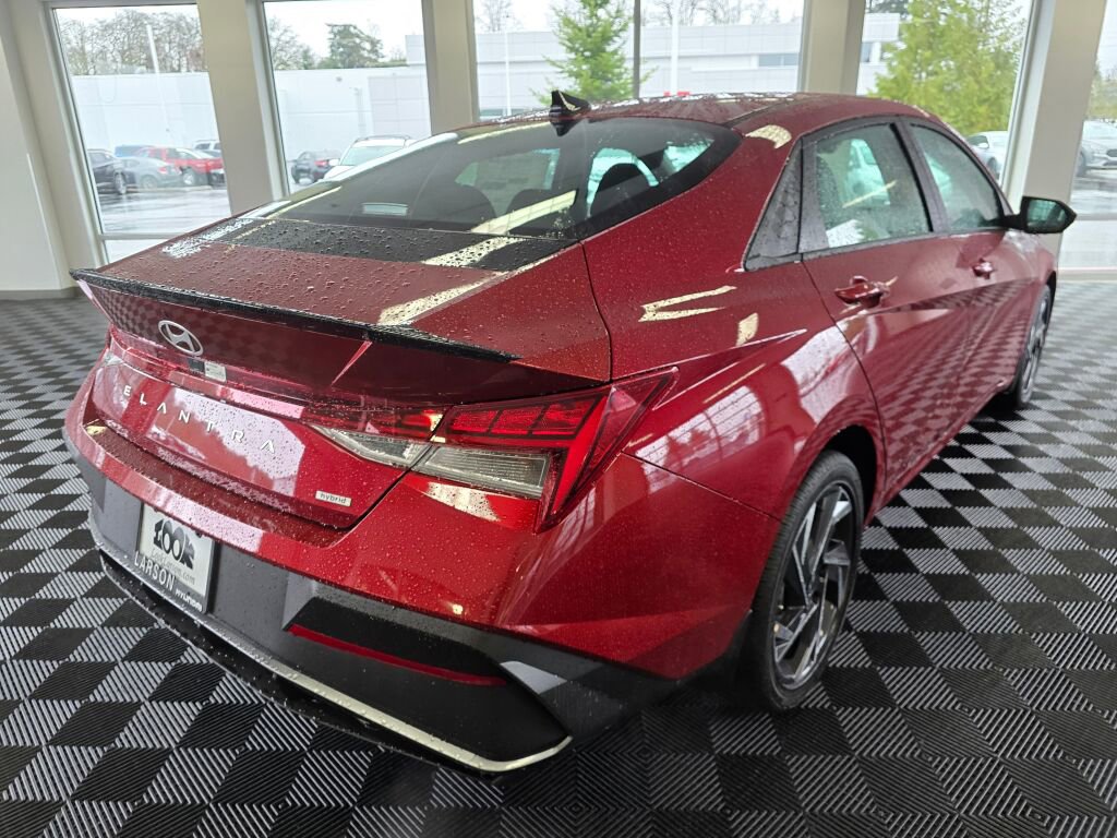 New 2025 Hyundai Elantra SEL image 4