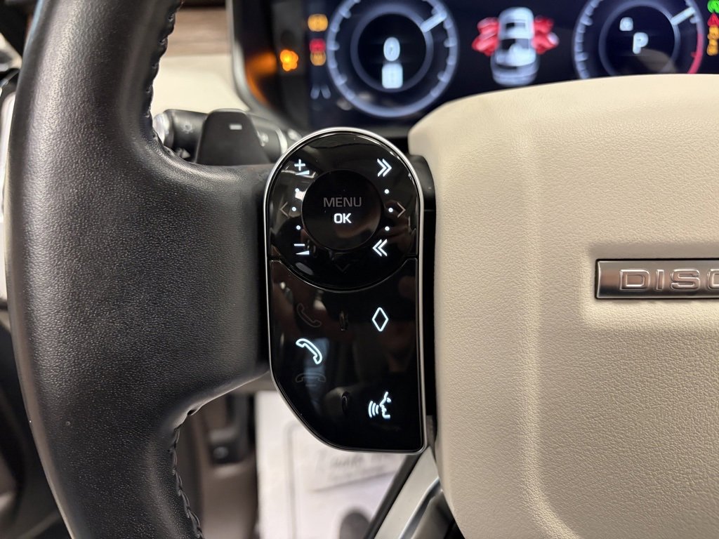Used 2019 Land Rover Discovery HSE image 17
