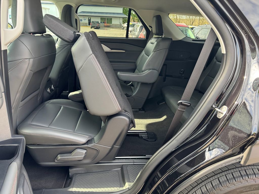 Used 2025 Ford Explorer Active w/ Active Comfort Package AWD/4WD image 37