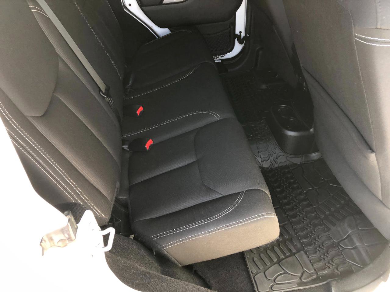 Used 2016 Jeep Wrangler Unlimited Rubicon image 50