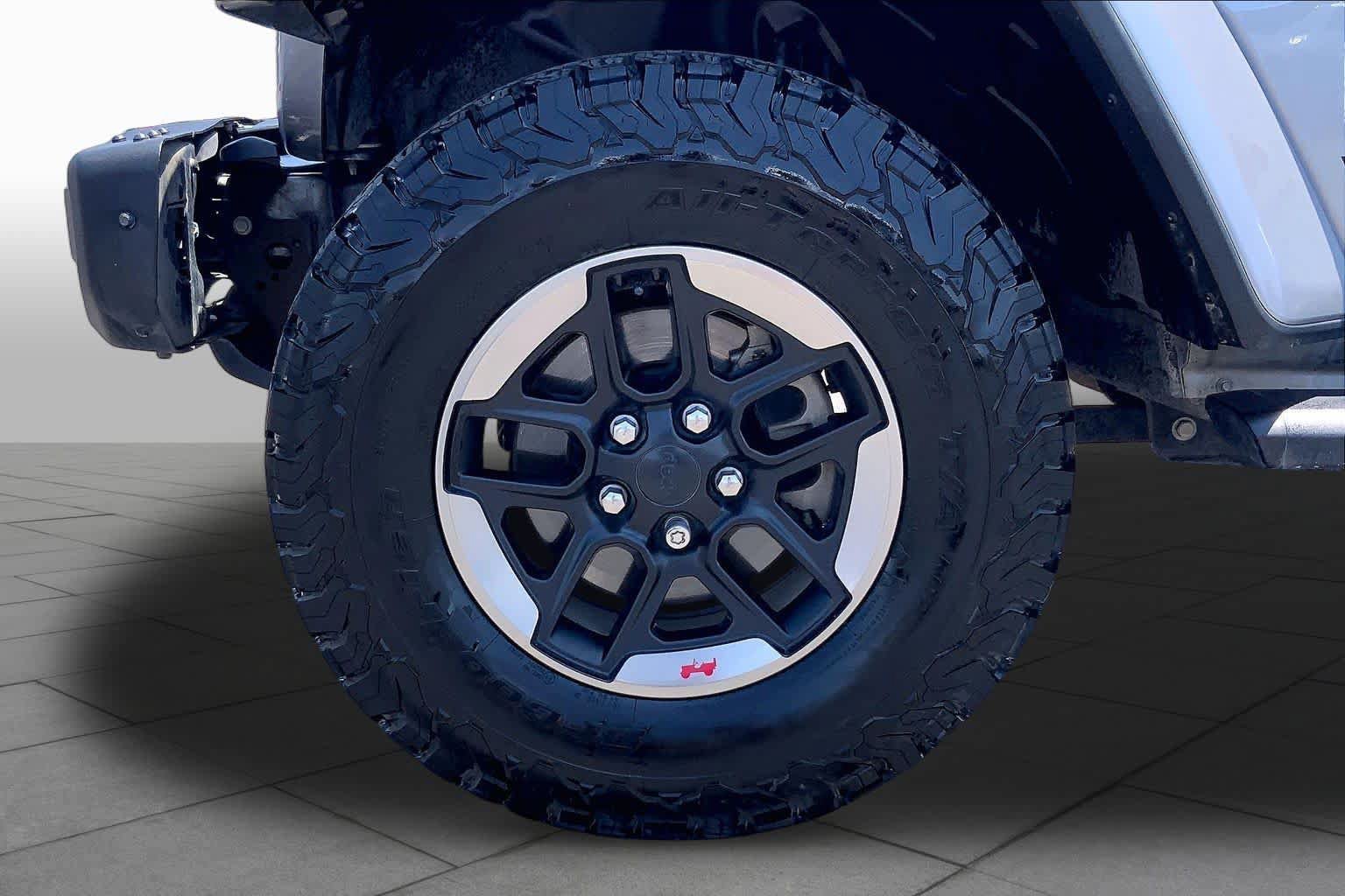 Used 2018 Jeep Wrangler Unlimited Rubicon AWD/4WD image 11