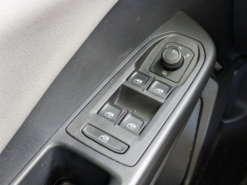 Used 2022 Volkswagen Taos SE image 28