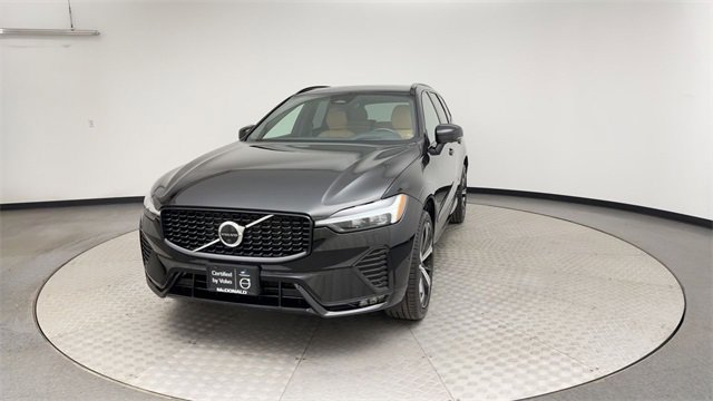 Certified 2023 Volvo XC60 B6 Ultimate w/ Climate Package image 7