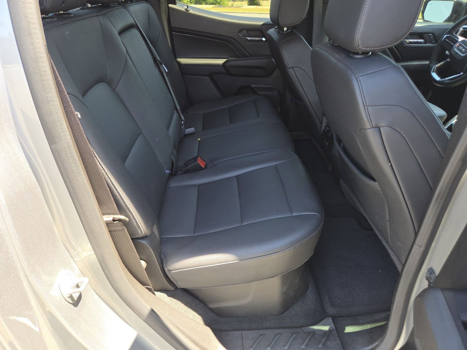 Used 2024 GMC Canyon Elevation w/ Elevation Premium Package RWD image 23