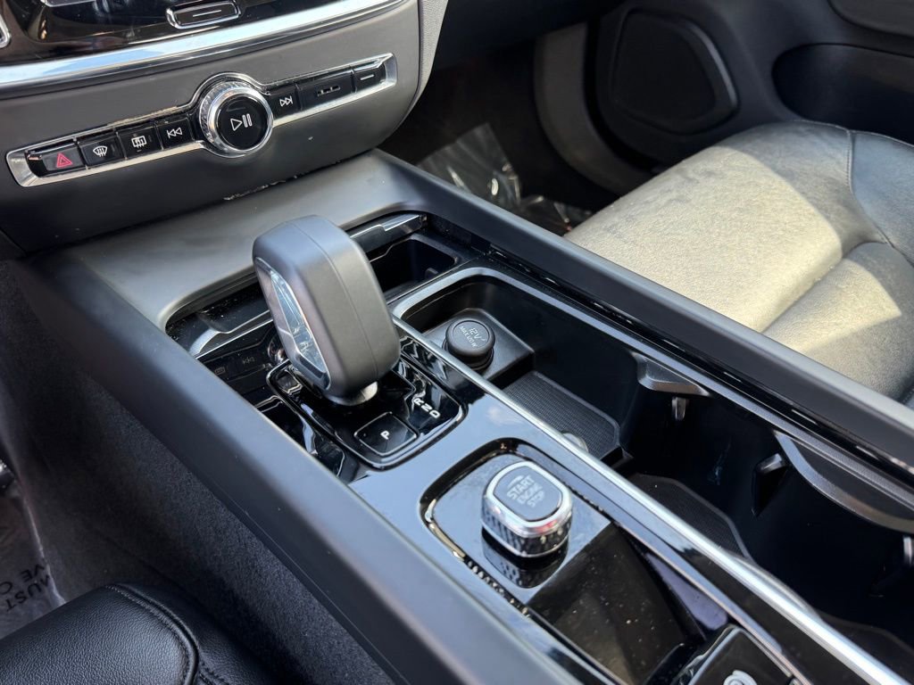 Used 2024 Volvo S60 B5 Core image 13