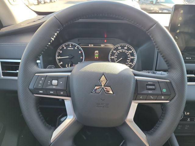 New 2026 Mitsubishi Outlander SE FWD image 24