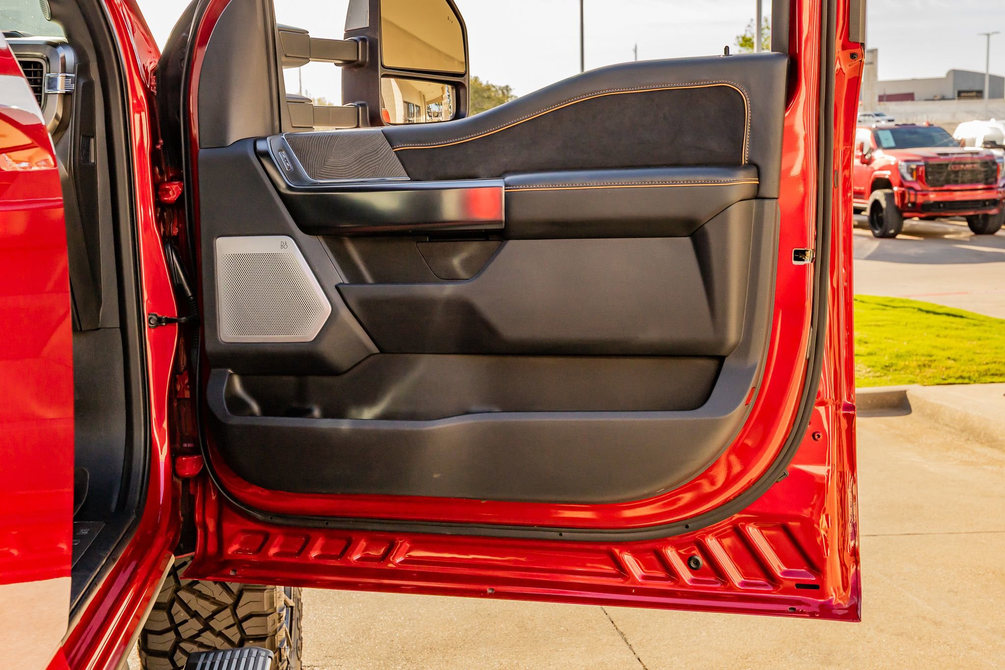 Used 2024 Ford F350 Platinum image 35