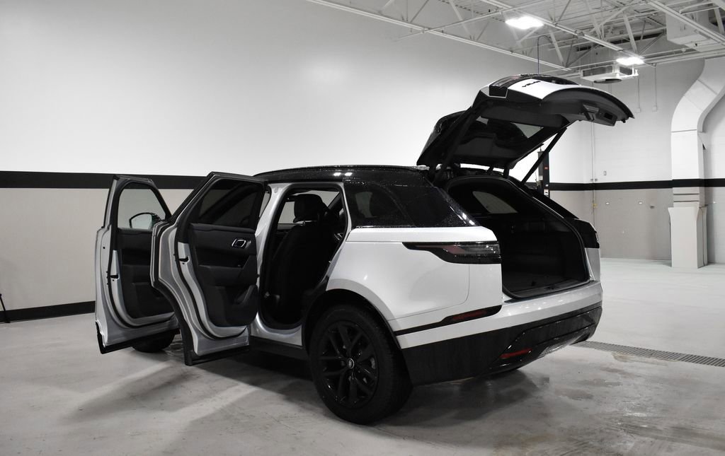 Used 2025 Land Rover Range Rover Velar Dynamic SE AWD/4WD image 10