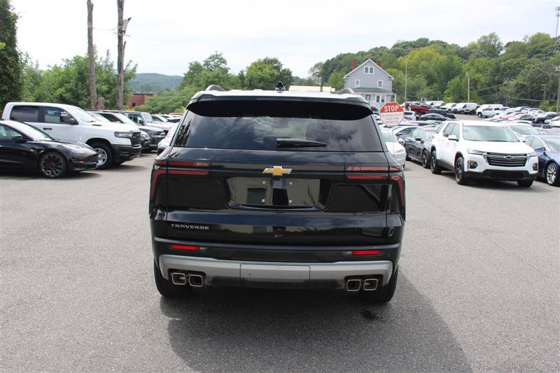 Used 2026 Chevrolet Traverse LT FWD image 7