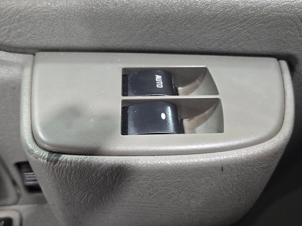 Used 2019 Chevrolet Express 3500 w/ Driver Convenience Package image 23