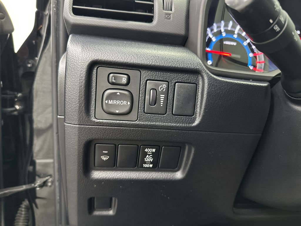 Used 2018 Toyota 4Runner TRD Off-Road Premium AWD/4WD image 33