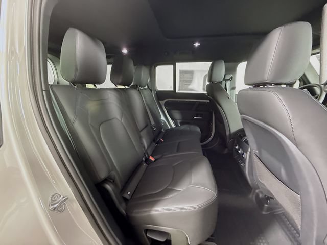 New 2026 Land Rover Defender 130 X-Dynamic SE AWD/4WD image 29