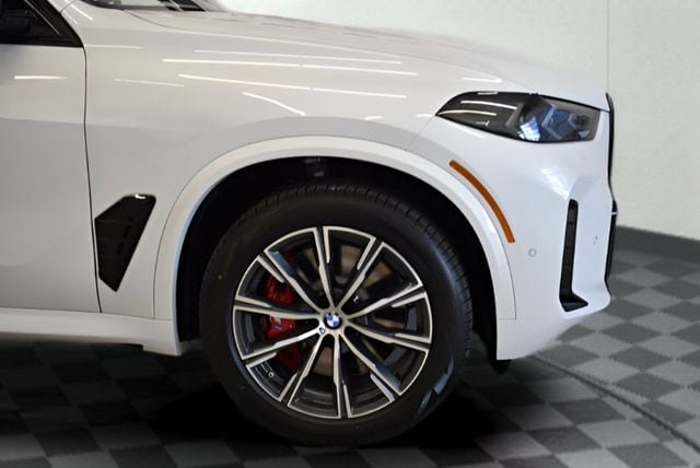 New 2026 BMW X5 M60i image 13