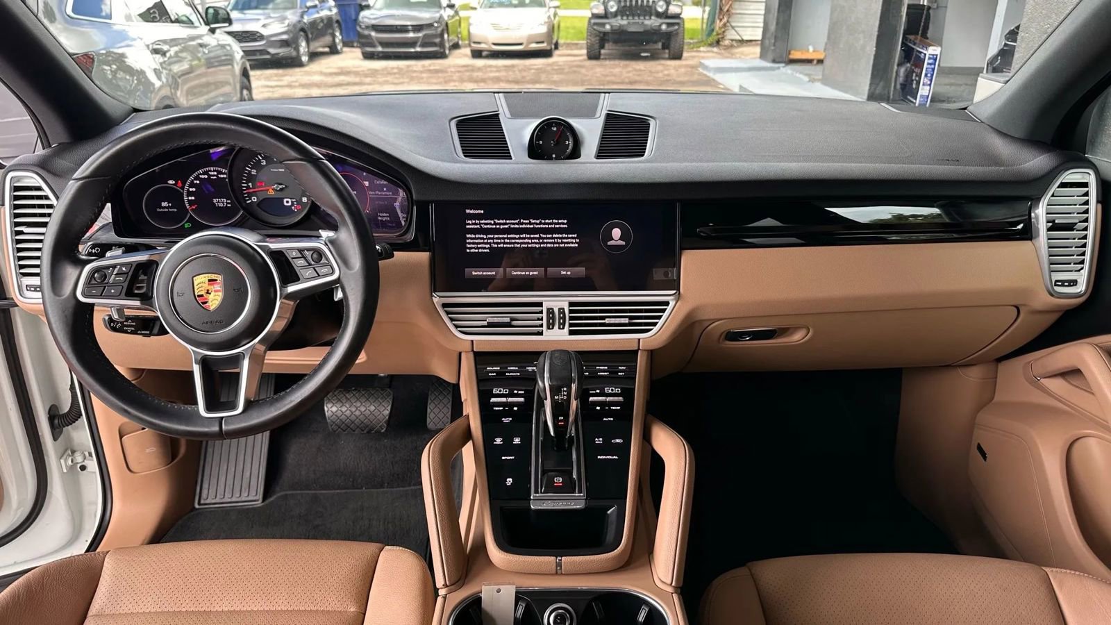 Used 2022 Porsche Cayenne image 12