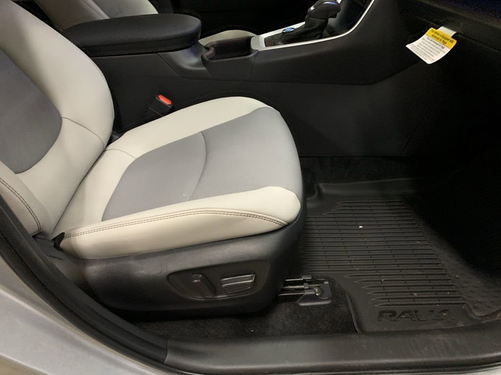 New 2025 Toyota RAV4 Limited image 17