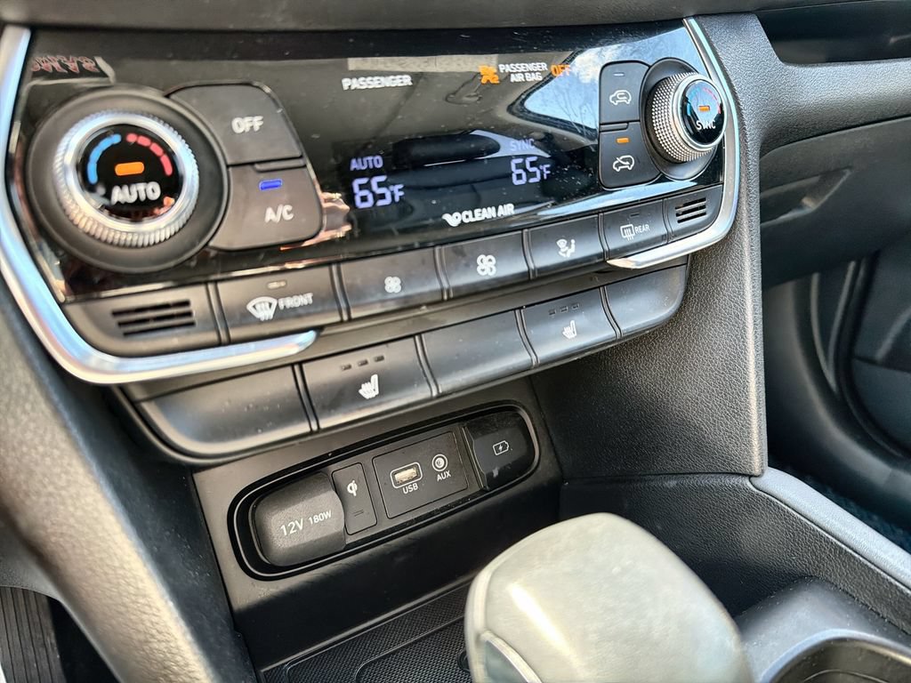 Used 2020 Hyundai Santa Fe SEL w/ Convenience + Premium Package AWD/4WD image 27