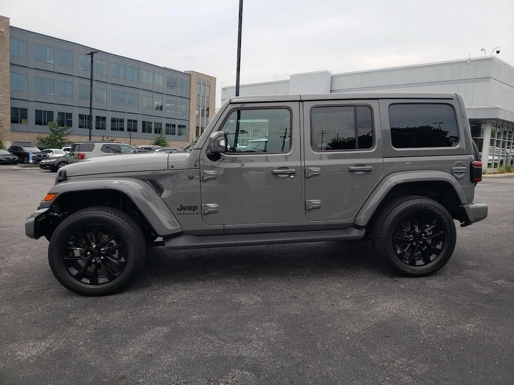 Used 2023 Jeep Wrangler Unlimited Sahara AWD/4WD image 5