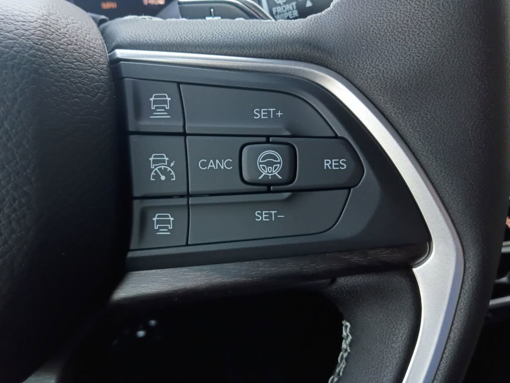 New 2026 Jeep Grand Cherokee Limited RWD image 25