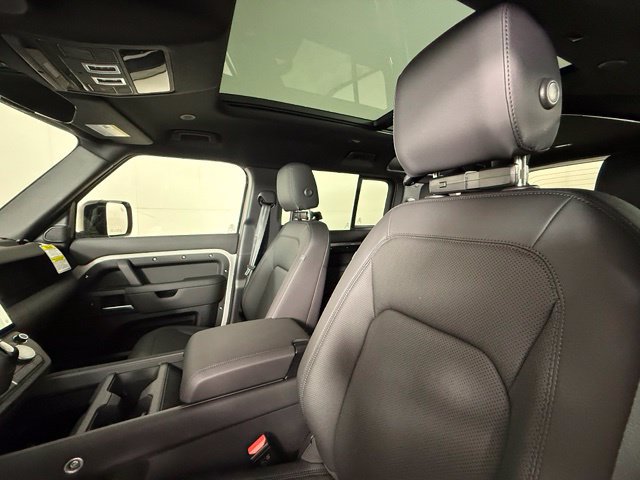 New 2026 Land Rover Defender 110 S AWD/4WD image 5