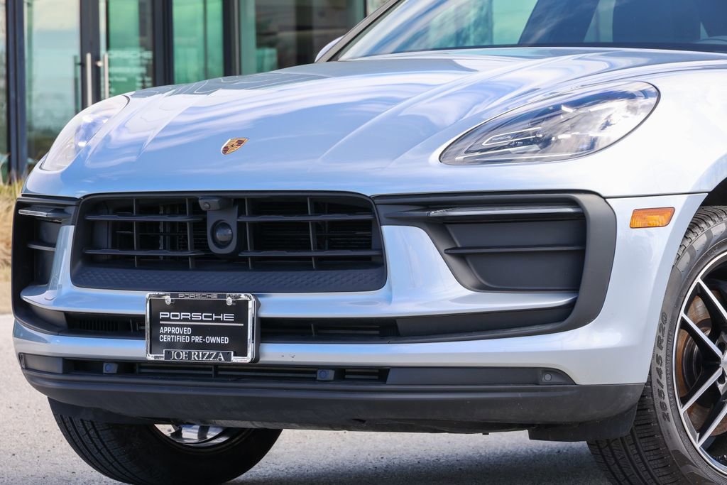 Certified 2025 Porsche Macan image 7