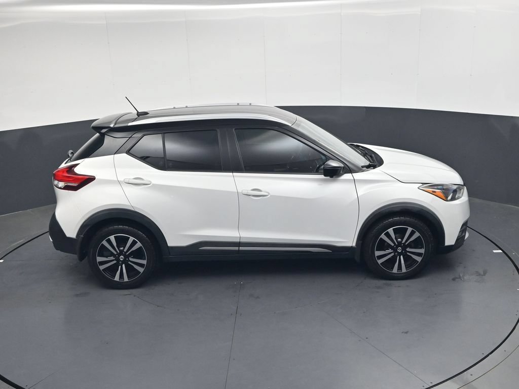 Used 2018 Nissan Kicks SR w/ Premium Package FWD image 28