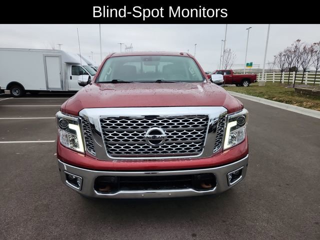 Used 2018 Nissan Titan SL image 2
