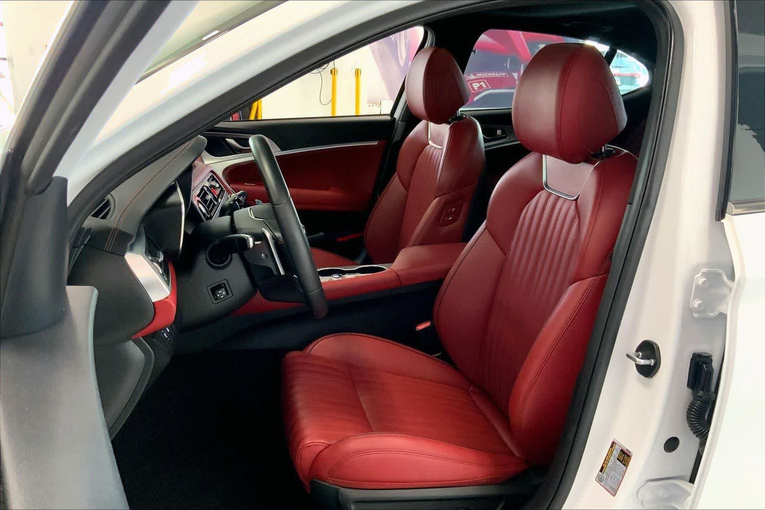 Used 2023 Genesis G70 2.0T w/ Sport Prestige Package RWD image 10