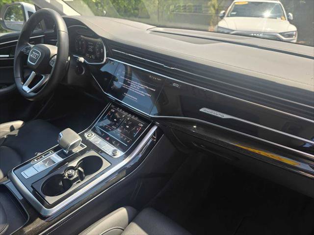 Used 2023 Audi Q8 Prestige w/ Prestige Package AWD/4WD image 11