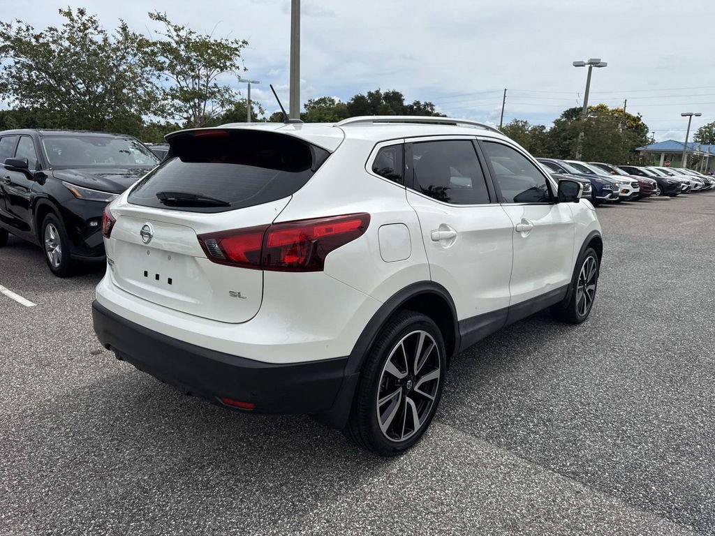 Certified 2019 Nissan Rogue Sport SL w/ Premium Package FWD image 4