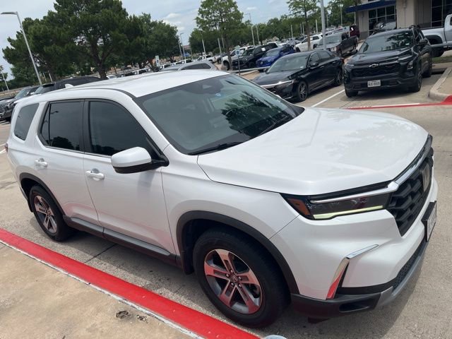 Used 2023 Honda Pilot EX-L image 3