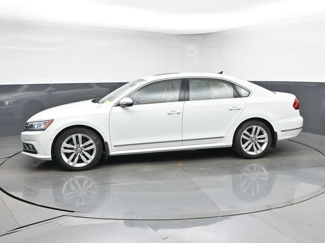 Used 2016 Volkswagen Passat 3.6 SEL Premium FWD image 6