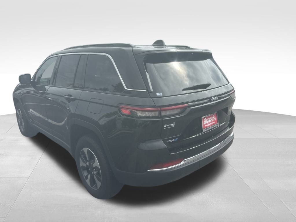 New 2024 Jeep Grand Cherokee Limited 4xe w/ Luxury Tech Group II image 8