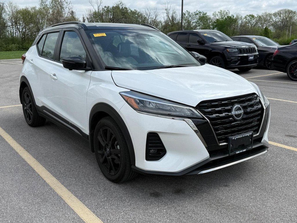 Used 2024 Nissan Kicks SR w/ SR Premium Package image 3